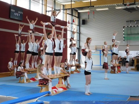 Die Akrobatikgruppe „High School Musical“ bot sportliche Showeinlagen.