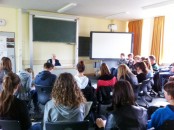 Maria von Borries erinnerte als Zeitzeugin am 2. Juni in der Bersenbrücker Von-Ravensberg-Schule daran, wie der Nazi-Terror das Leben vieler Menschen grausam zerstörte.