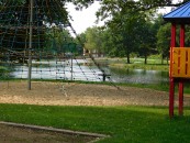 Blick vom Spielplatz auf den unteren See.