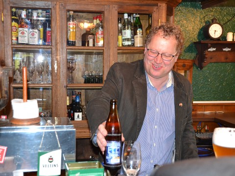 Ob Sitzungssaal, Kneipe oder Festzelt: Detert Brummer-Bange setzt auf jeder Bühne auf Kommunikation und Kooperation. 