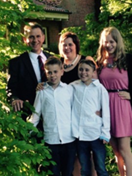 Happy in Eggermühlen: Die Familie Büscher.