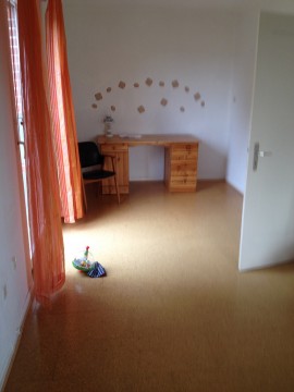 Im Eingangsbereich ist noch Platz genug für einen Schreibtisch.