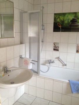 Handtücher, Gardinen und so manches mehr: Die Vermieter trugen vieles zur Vervollständigung der Einrichtung bei.