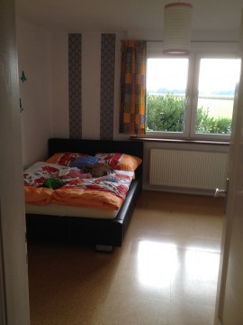 Das Bett lieferte ein privater Spender an.