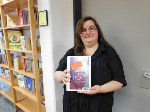 Jeannette Hammel und „Die Rote Königin“, ihr Buch-Tipp für klartext.