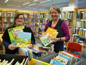 Jeannette Hammel (links) und Barbara Sievers freuen sich auf den Bücherbabytreff im Kinderzentrum am 20. November. © Foto Samtgemeinde