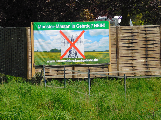 Auch in Gehrde signalisieren Großplakate der Bürgerinitiative: Wir wollen hier keine Monster-Masten.