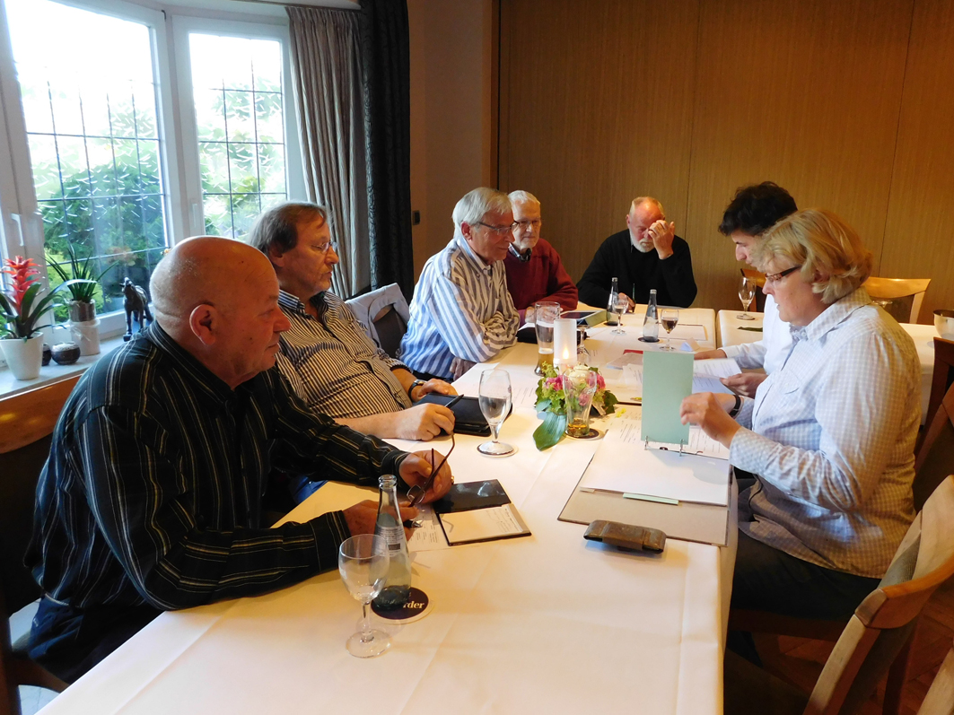 Nach der Gründung traf sich die UWG Stadt Bersenbrück am 6. Juli im Hotel Hilker zur Wahl der Kandidaten für die Stadtratswahl am 11. September.