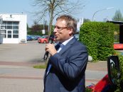Samtgemeindebürgermeister Dr. Horst Baier beim Feuerwehrfest in Gehrde.