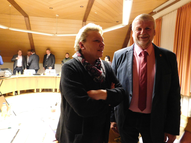 Die beiden SPD'ler Sabine Boitmann und Heinrich Möller konnten sich über ihr Los-Glück freuen.