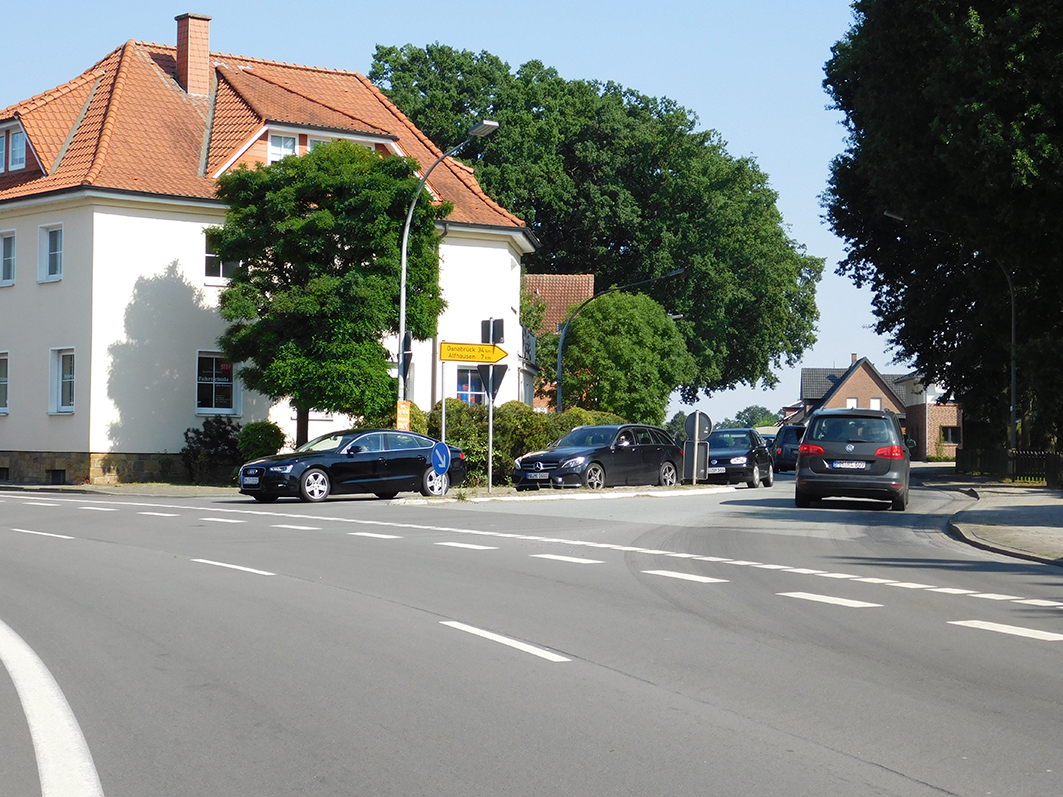 Die Anlieger-Initiative möchte die Alfhausener Straße im Ortsbereich entlasten.